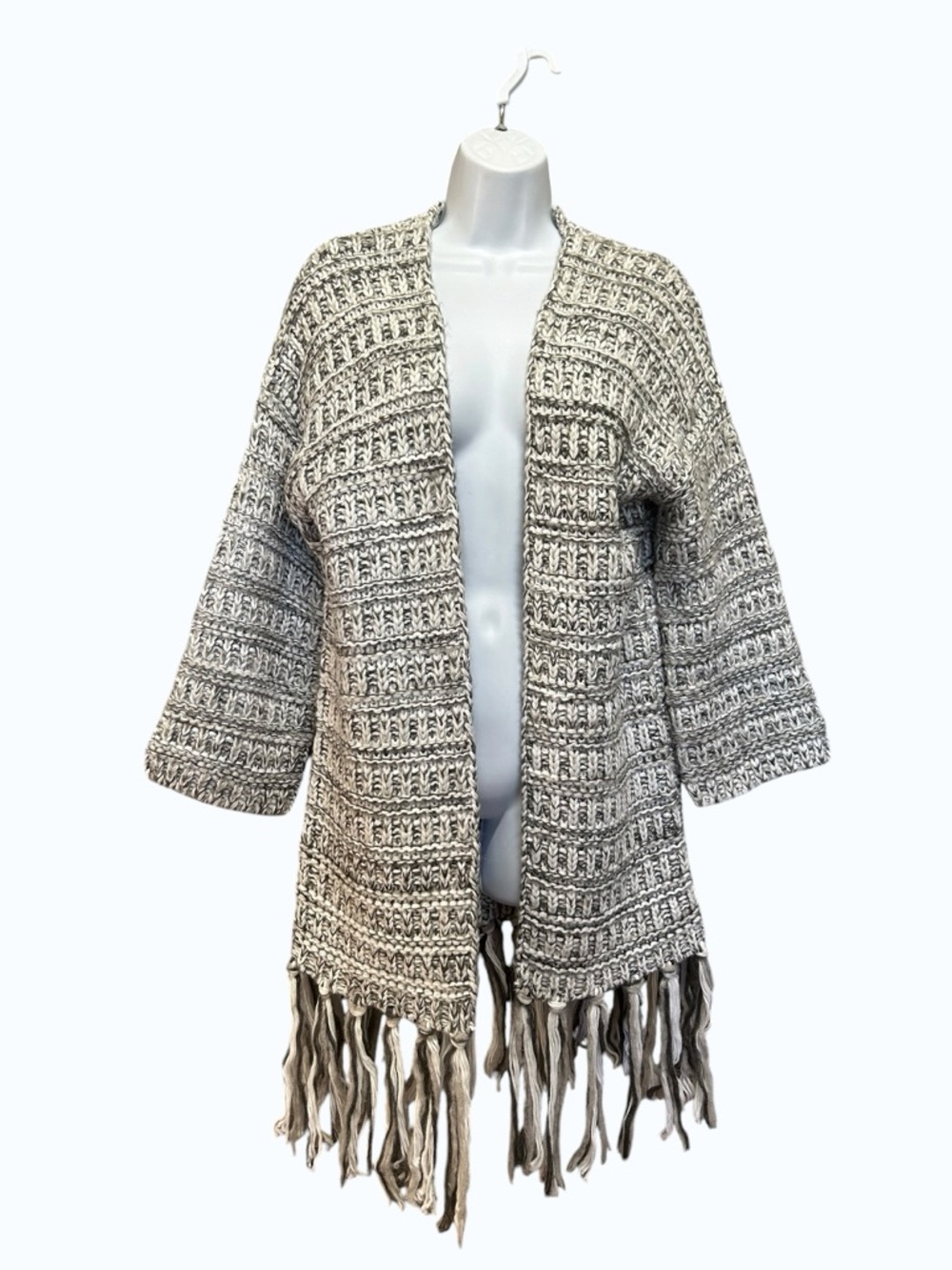 Cliche' Couture Gray & White Bulky Knit Fringe Cardigan - Small